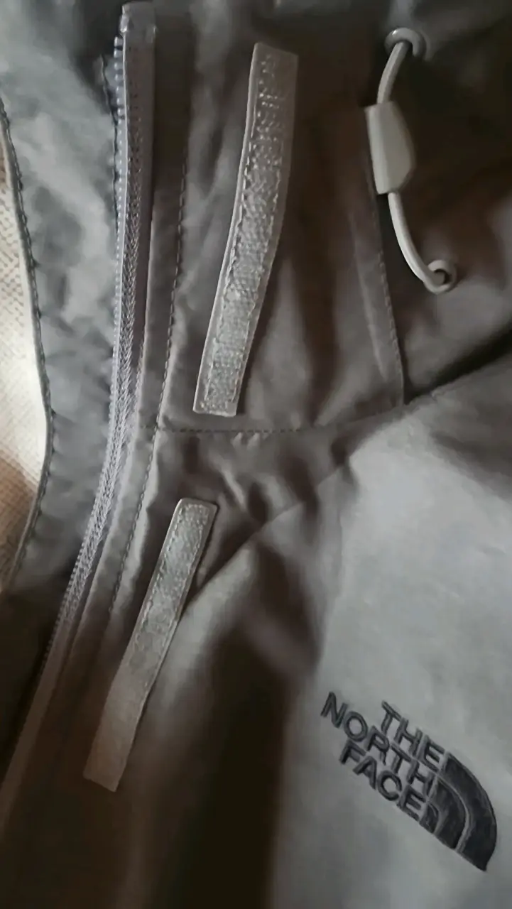 Chaqueta impermeable gris The North Face - 3