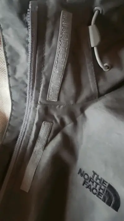 Chaqueta impermeable gris The North Face - miniatura 3