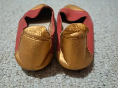 Zapatos planos rojos y dorados La Medialuna - miniatura 5