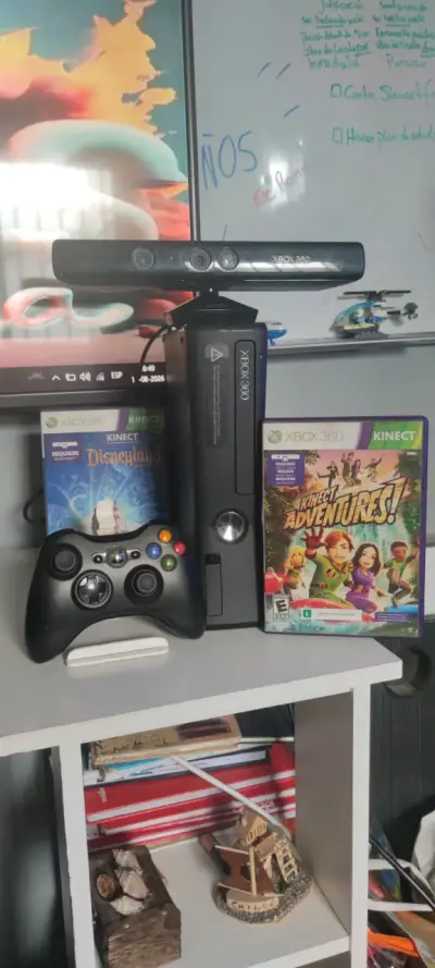 Consola Xbox 360 con Kinect y juegos - miniatura 1
