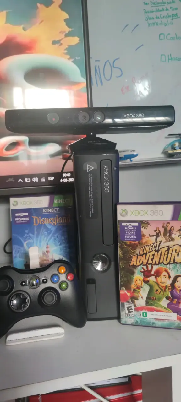 Consola Xbox 360 con Kinect y juegos - 2