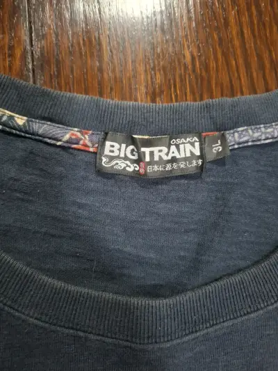 Poleron marca big train con diseño de pez Koi - miniatura 3