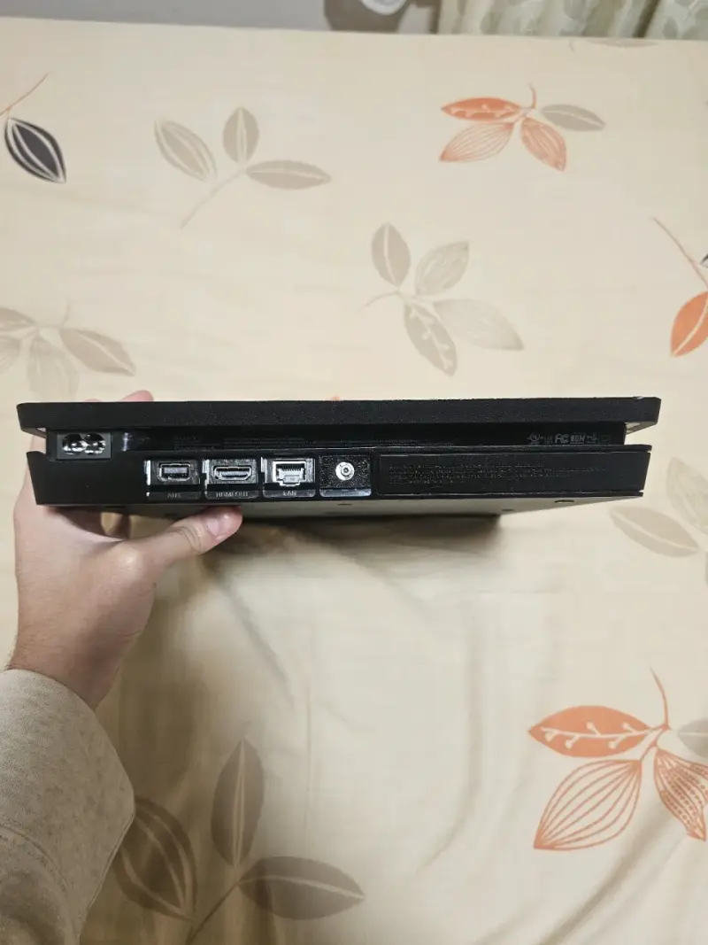 Consola PlayStation 4 Slim con control y cables - 2