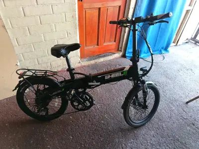 Bicicleta eléctrica plegable Wheele en buen estado - miniatura 5
