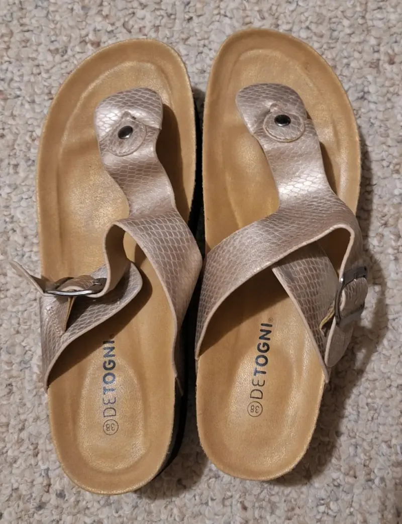 Sandalias Detogni doradas con plataforma - 1