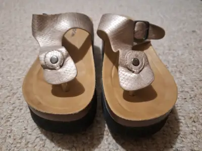 Sandalias Detogni doradas con plataforma - miniatura 3