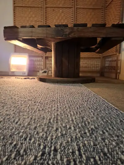 Mesa de centro rústica de madera reciclada - miniatura 6