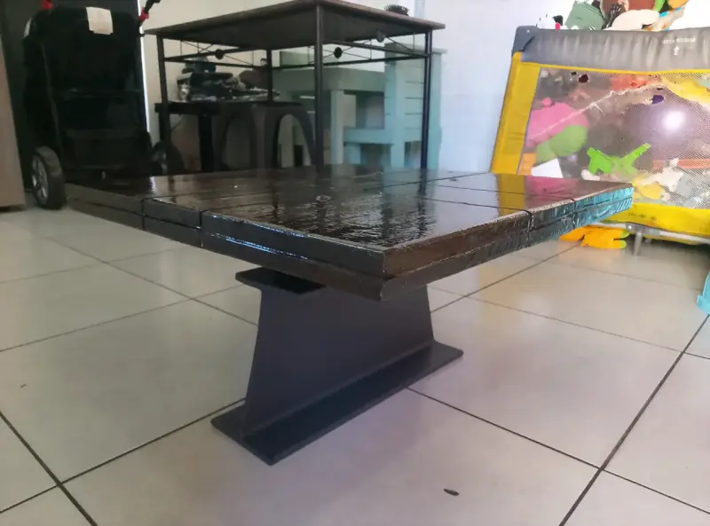 Mesa de centro de madera y viga de acero - 1