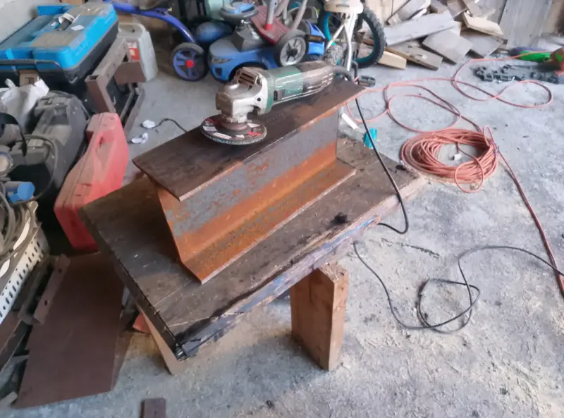 Mesa de centro de madera y viga de acero - 5