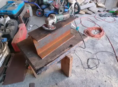 Mesa de centro de madera y viga de acero - miniatura 5