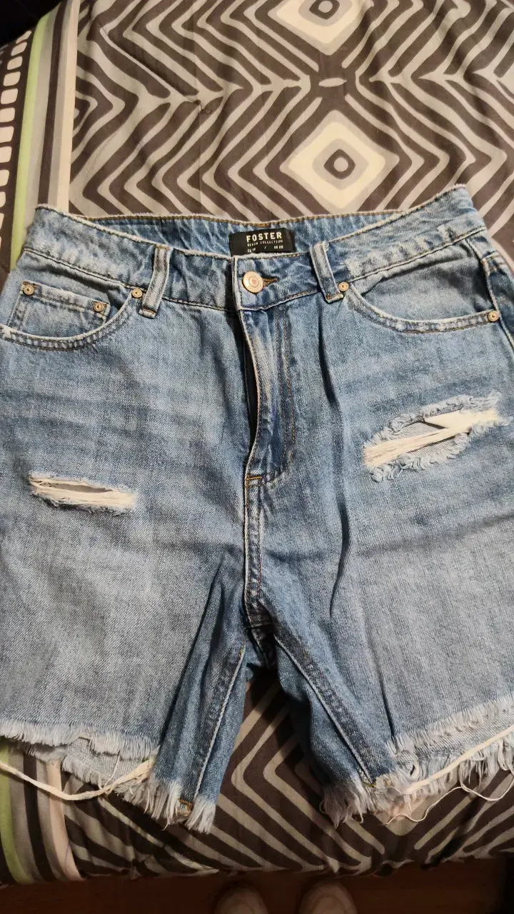 Shorts de mezclilla desgastados Foster - 1