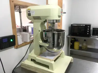 Batidora 10 litros industrial de pie para cocina - miniatura 1