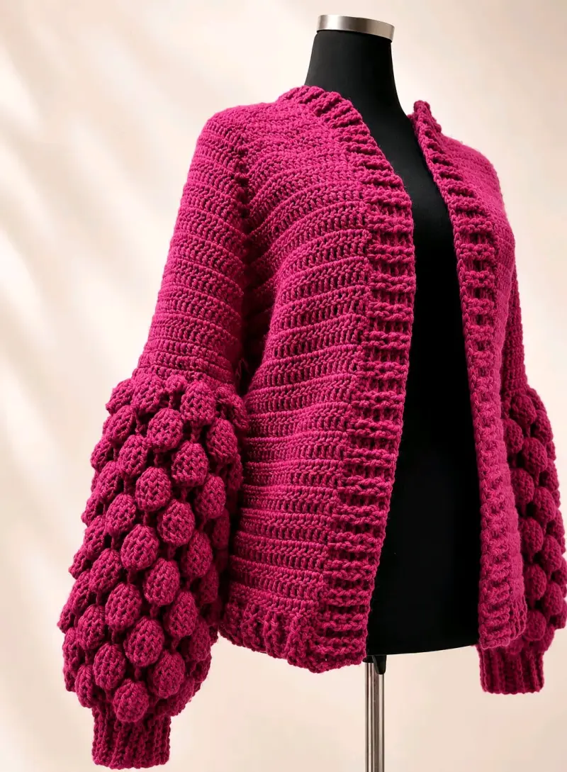 Cardigan tejido a crochet color burdeos - 2