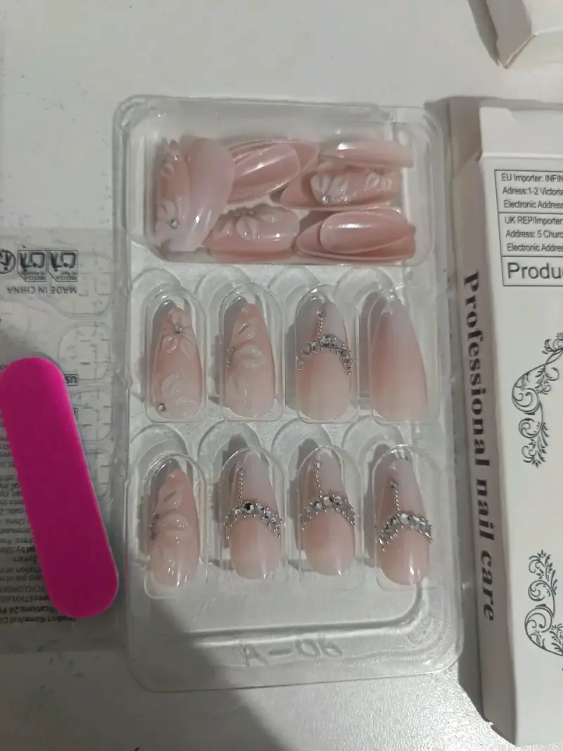 Uñas press on - 4