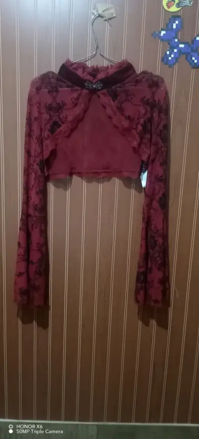 Blusa gotica de encaje burdeos con mangas largas - miniatura 1