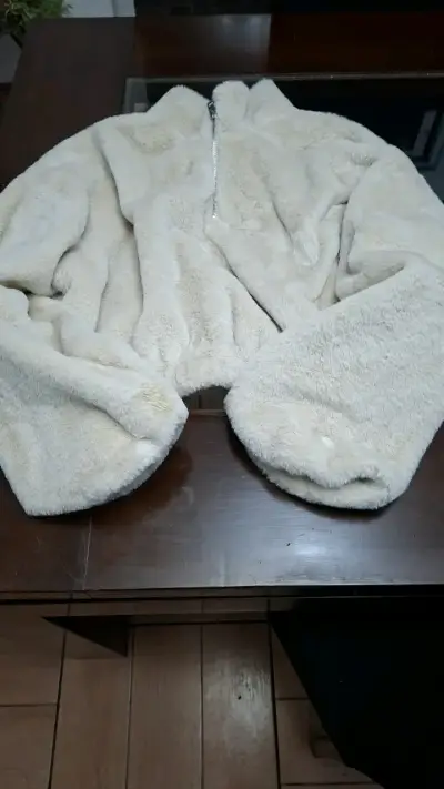 Chaqueta de Peluche Beige Bershka - miniatura 1
