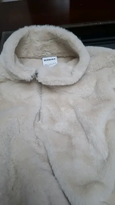 Chaqueta de Peluche Beige Bershka - miniatura 2