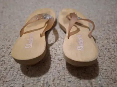 Sandalias Skechers con detalles brillantes - miniatura 3