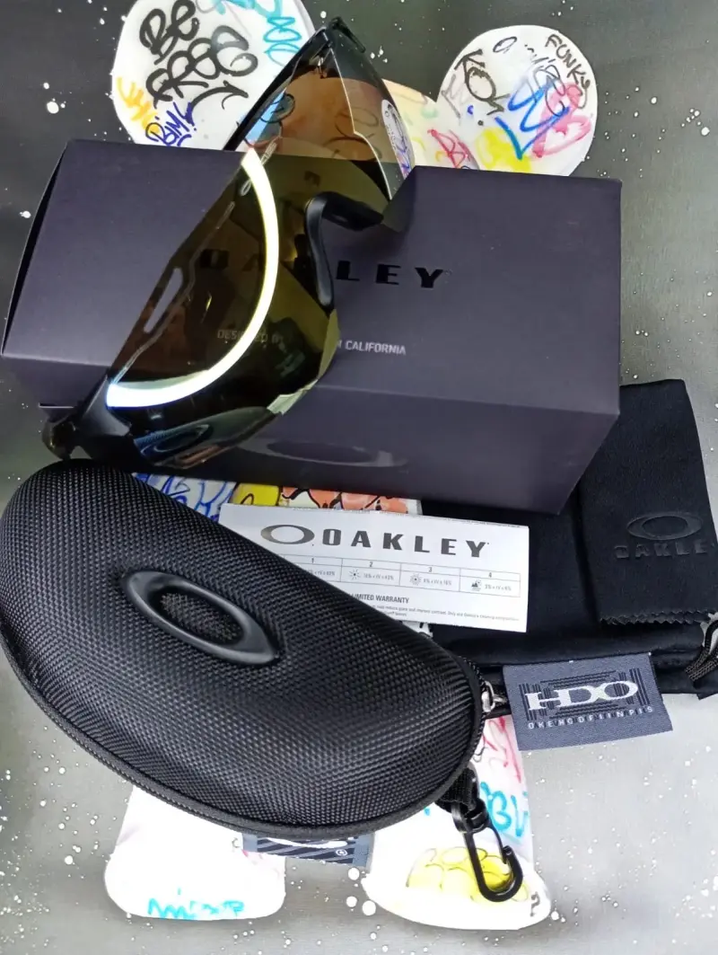 Gafas de Sol Oakley con Estuche y Accesorios