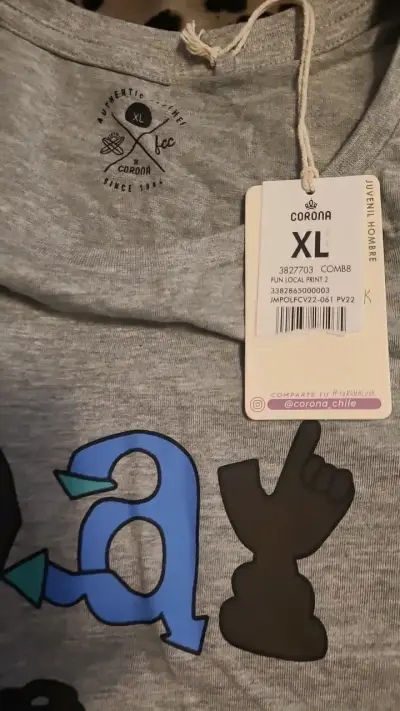 Polera gris con diseño gráfico talla XL - miniatura 2