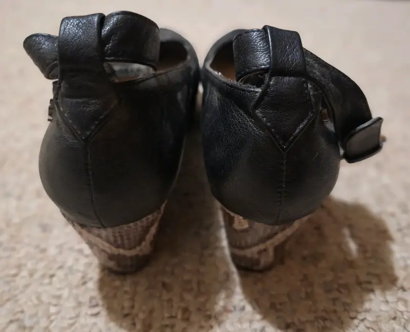 Zapatos de Cuña Negros con Correa - 2