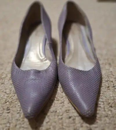 Zapatos de tacón bajo color lila para mujer - miniatura 1