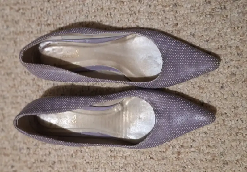 Zapatos de tacón bajo color lila para mujer - 2