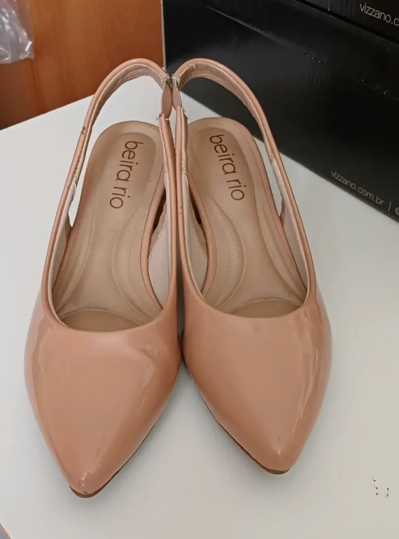 Zapatos de tacón bajo nude Beira Rio