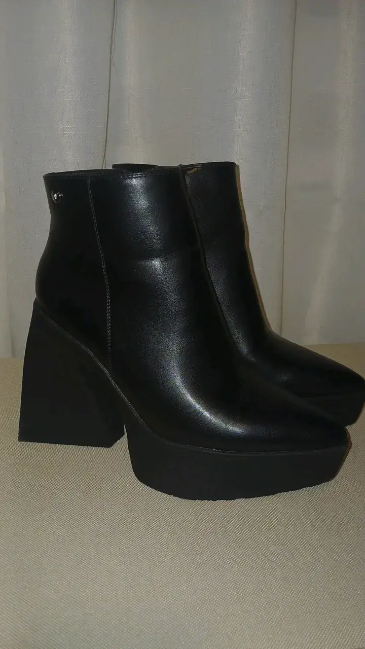 Botines de cuero negro con plataforma - 1