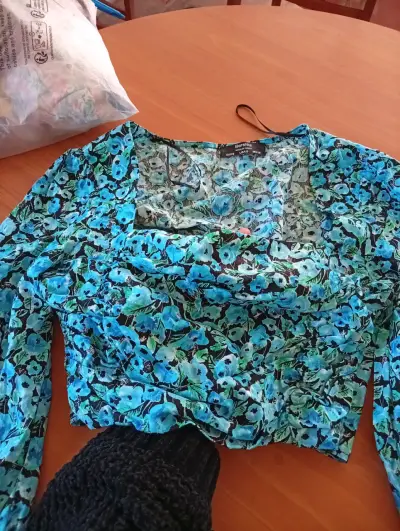 Blusa floral manga larga Bershka - miniatura 1
