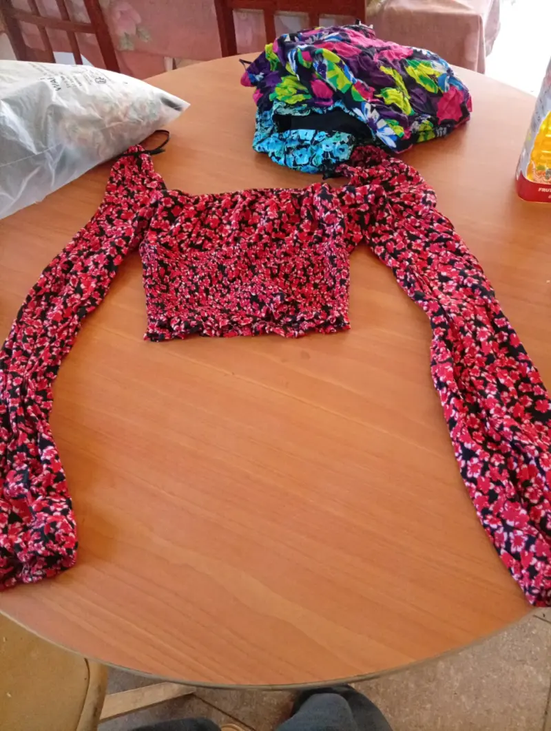 Blusa floral manga larga Bershka - 2