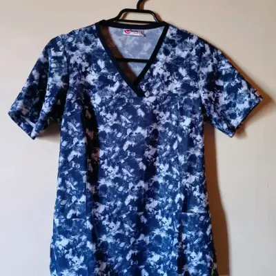 Blusa médica estampada azul,ripholia med - miniatura 1
