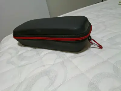 Micrófono karaoke inalámbrico dorado con estuche - miniatura 4