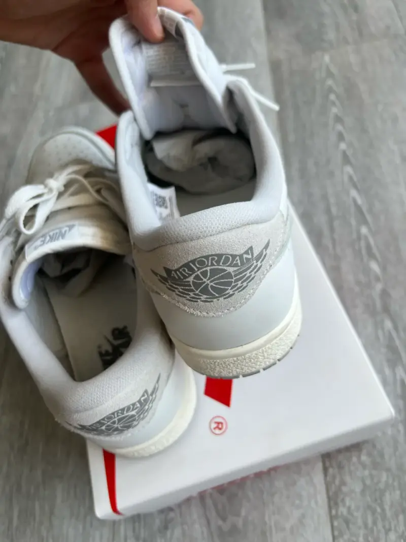 Zapatillas Nike Jordan 1 Low Neutral Grey - 4