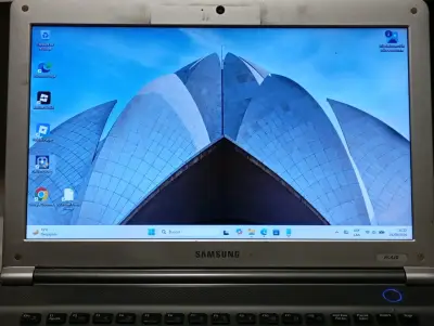 Notebook Samsung RC420 en buen estado - miniatura 2