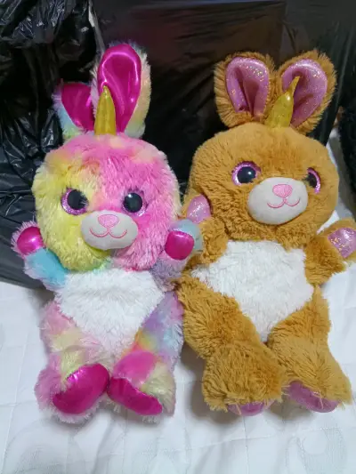 Peluches de conejo unicornio multicolor y marrón - miniatura 1
