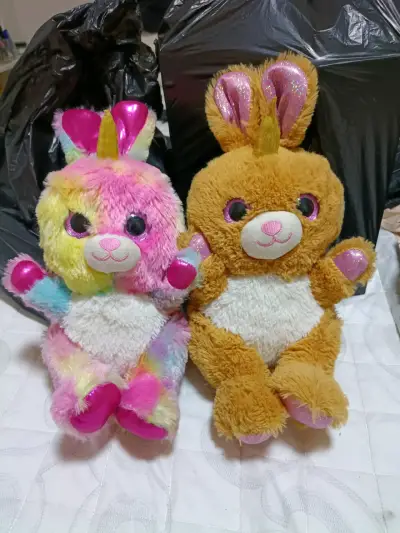 Peluches de conejo unicornio multicolor y marrón - miniatura 2