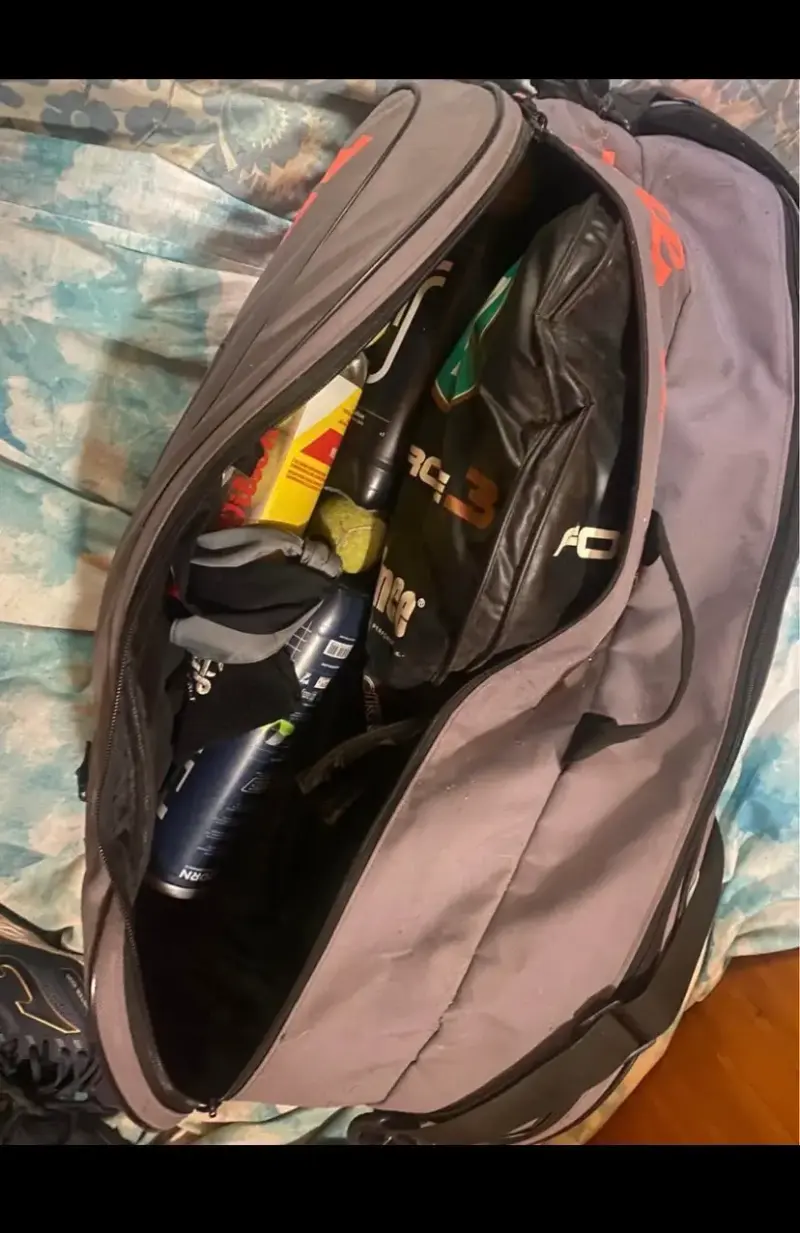 Bolso de tenis Wilson con raqueta y accesorios - 2