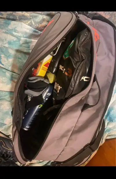 Bolso de tenis Wilson con raqueta y accesorios - miniatura 2