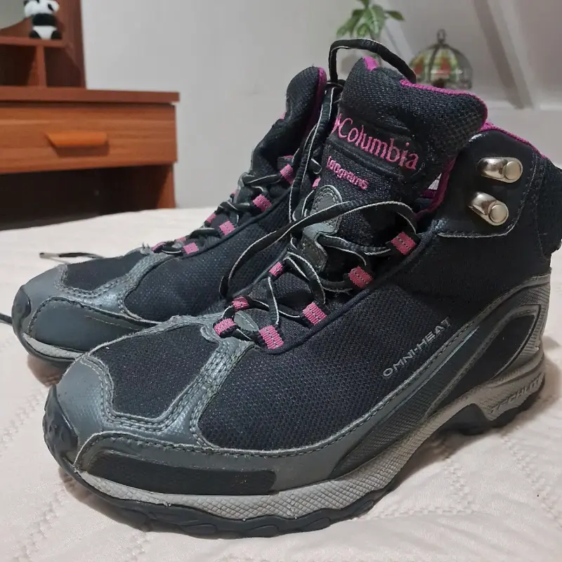 Botas de montaña Columbia negras con tecnología Omni-Heat
