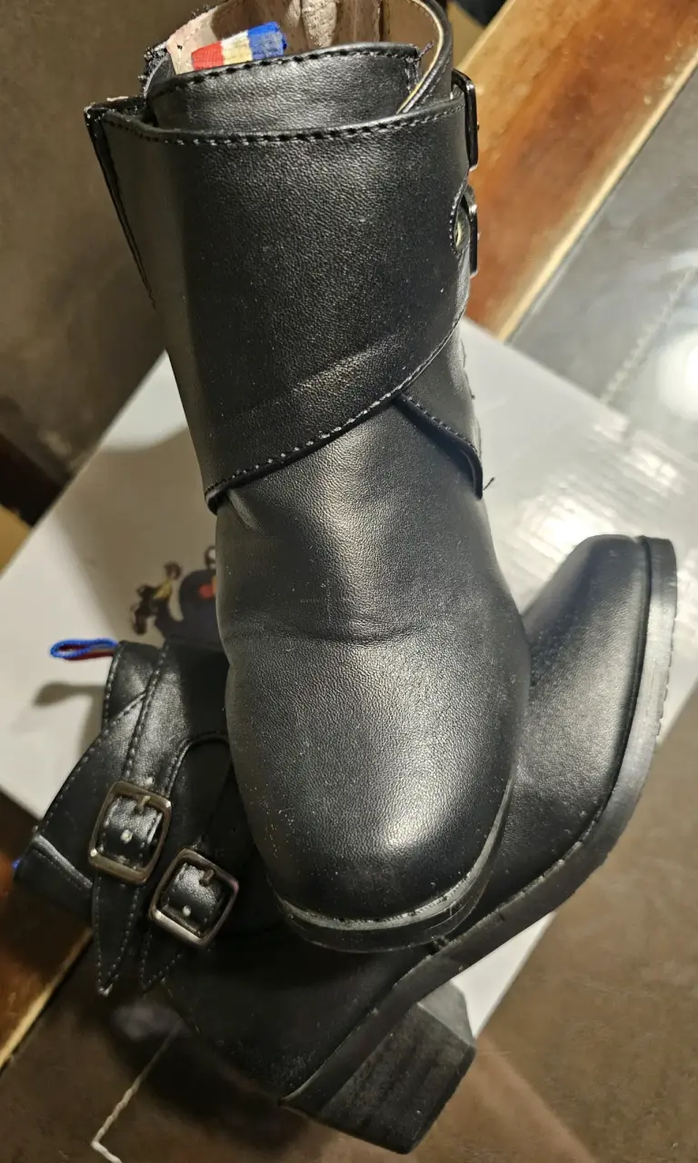 Botines de cuero negro con hebillas - 2