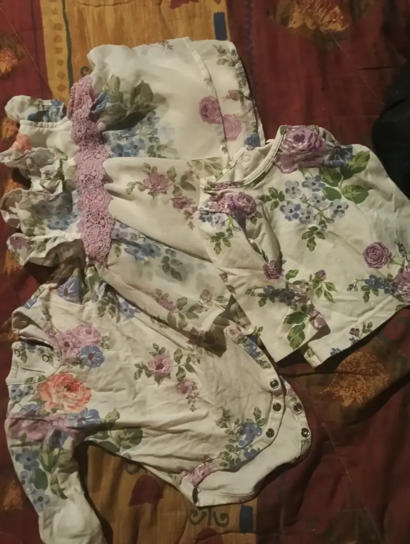 Conjunto de ropa floral para bebé