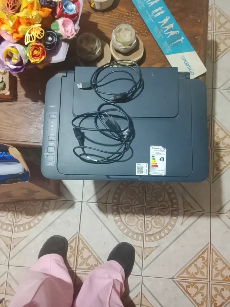 Impresora multifuncional Canon con cables - 1