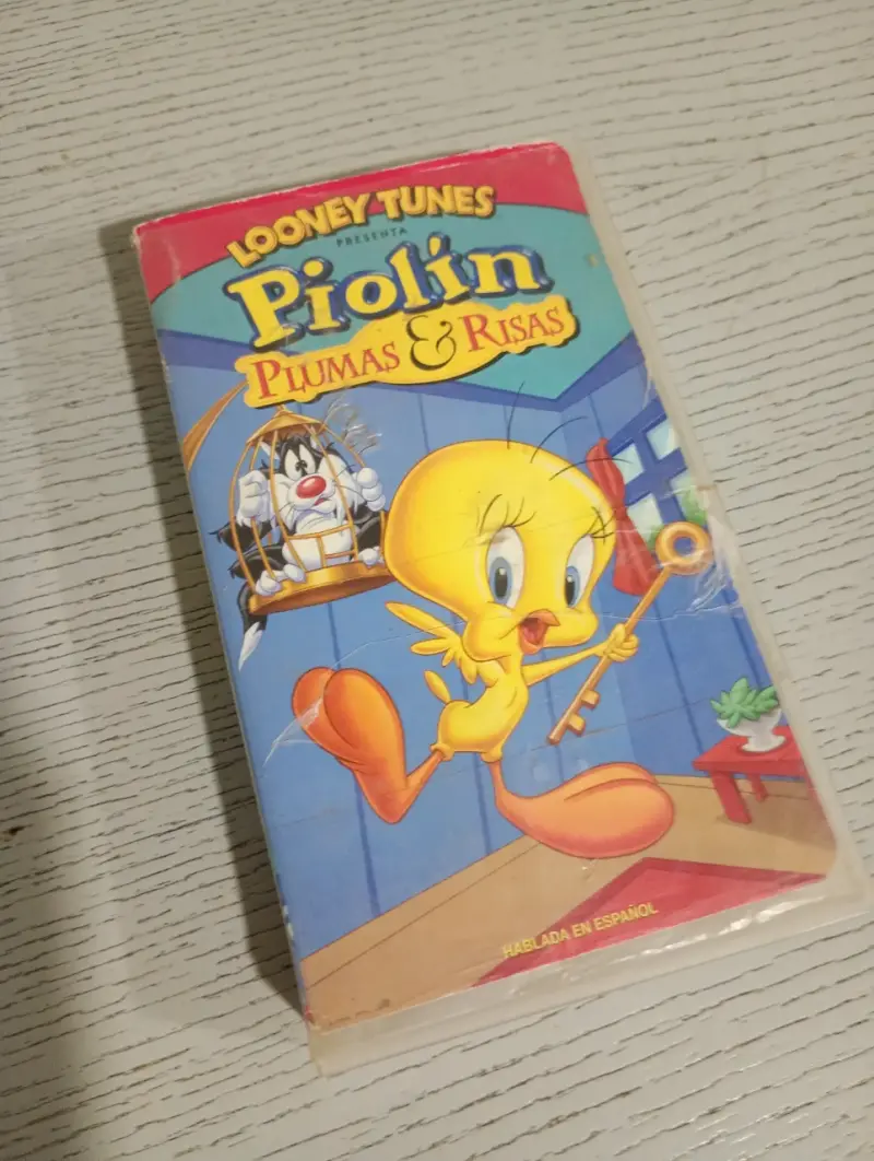 VHS Looney Tunes Piolín Plumas y Risas en Español - 1