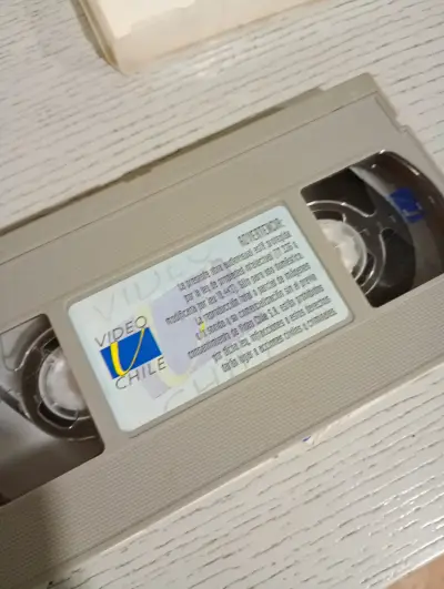 VHS Looney Tunes Piolín Plumas y Risas en Español - miniatura 5
