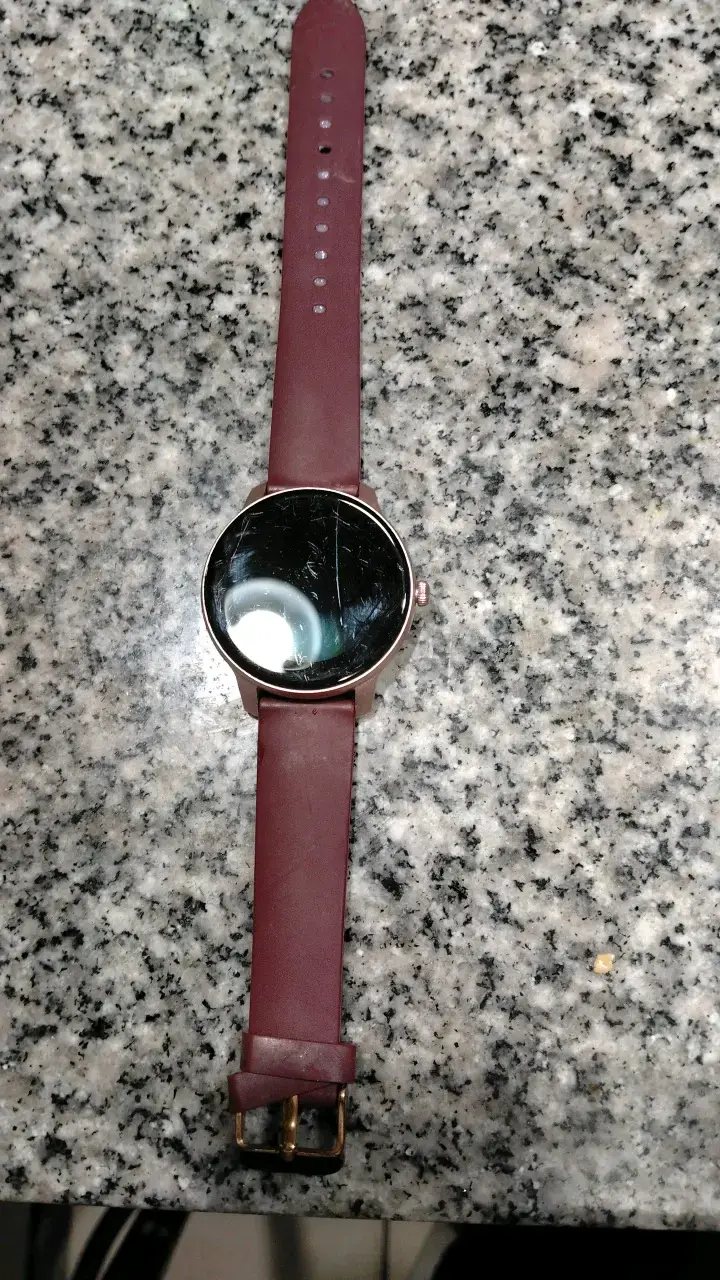 Reloj inteligente con correa marrón - 2