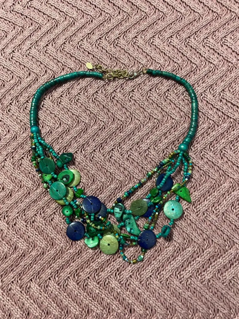 Collar de cuentas verdes y azules Isadora - 1