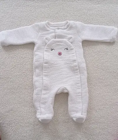 Ositos de bebé con diseño de oso en blanco y rosa - miniatura 1