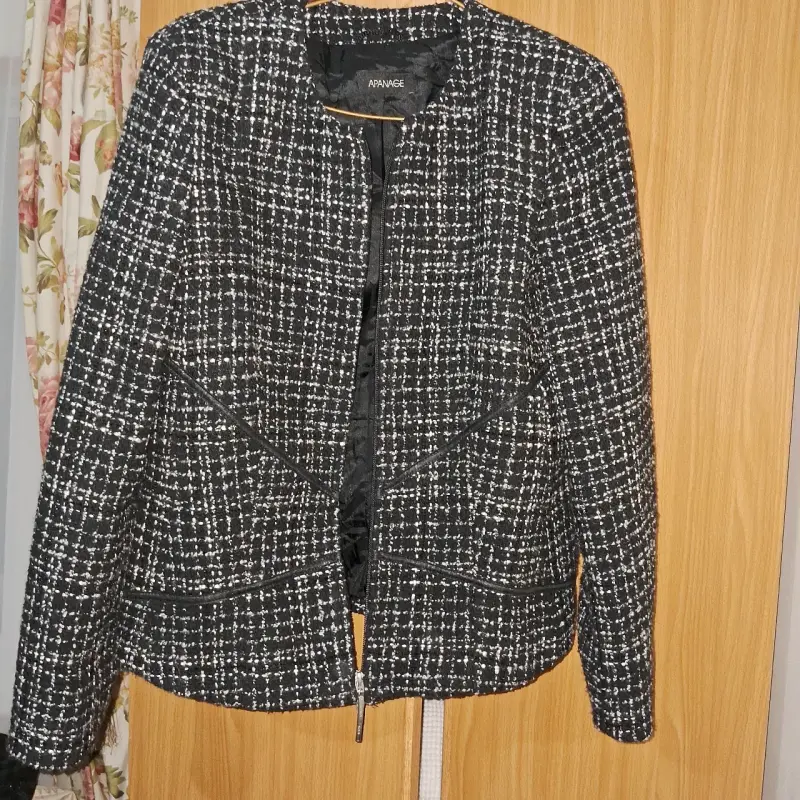 Chaqueta de tweed negra con cierre Arpance