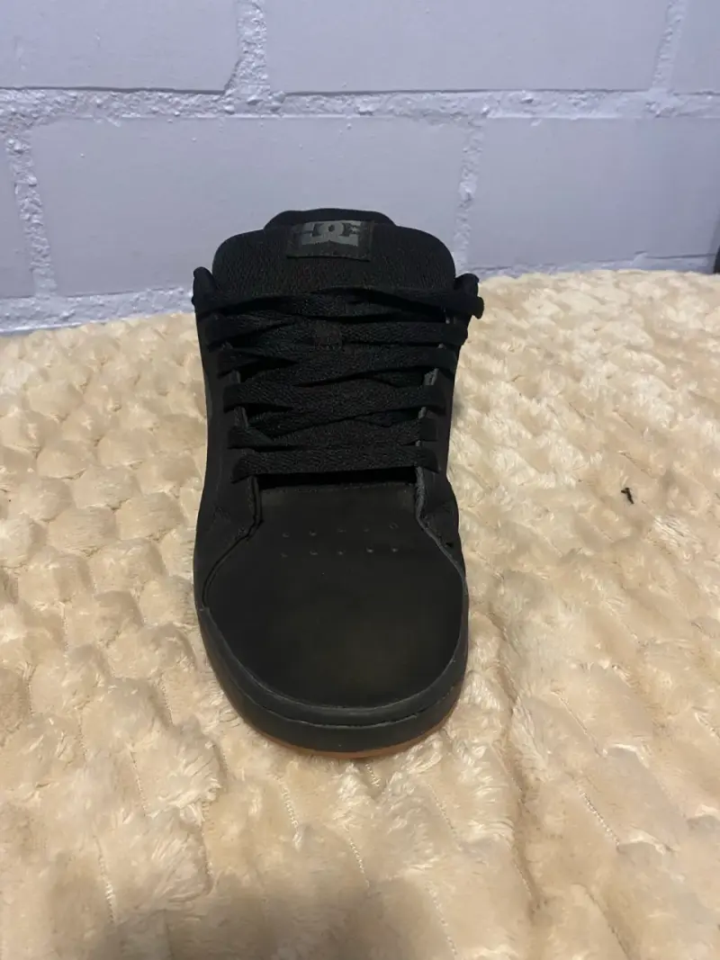 Zapatillas negras DC para hombre en buen estado - 4